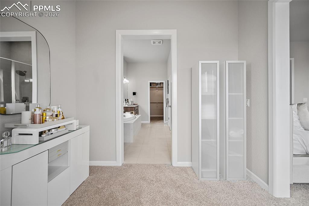 Image 25 of 50: Bathroom