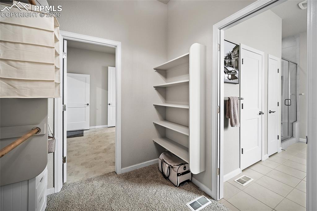 Image 30 of 50: Closet