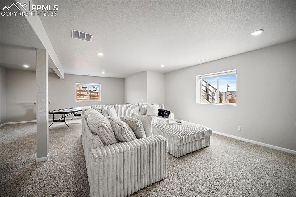 Image 36 of 50: Living Room