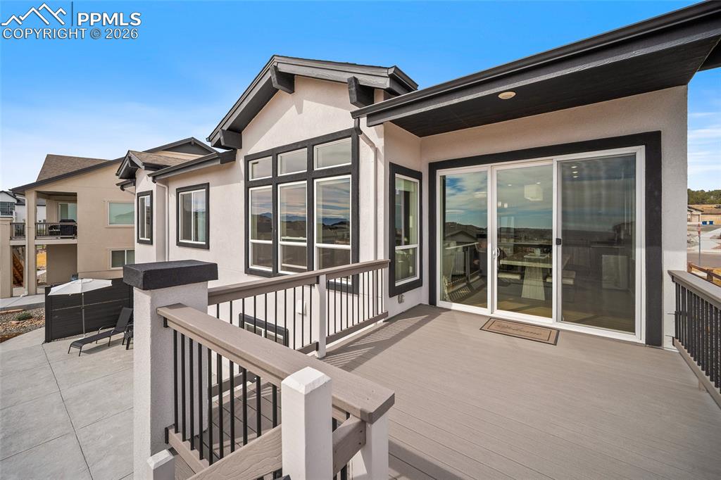 Image 49 of 50: Deck