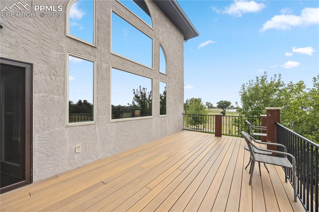 Image 36 of 40: View of deck