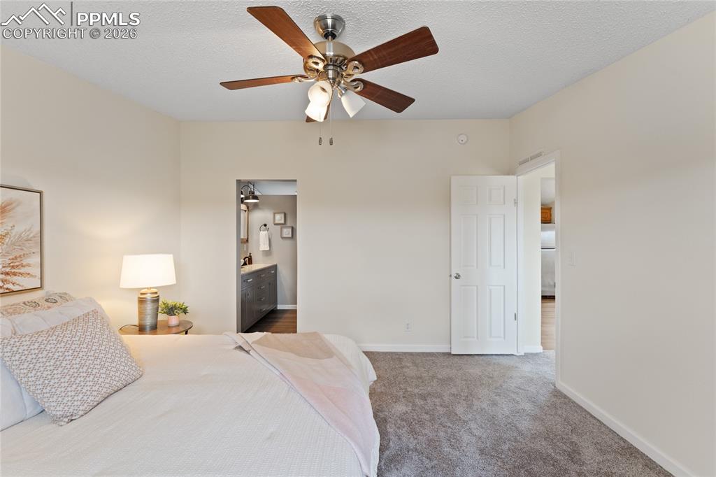 Image 17 of 39: Bedroom