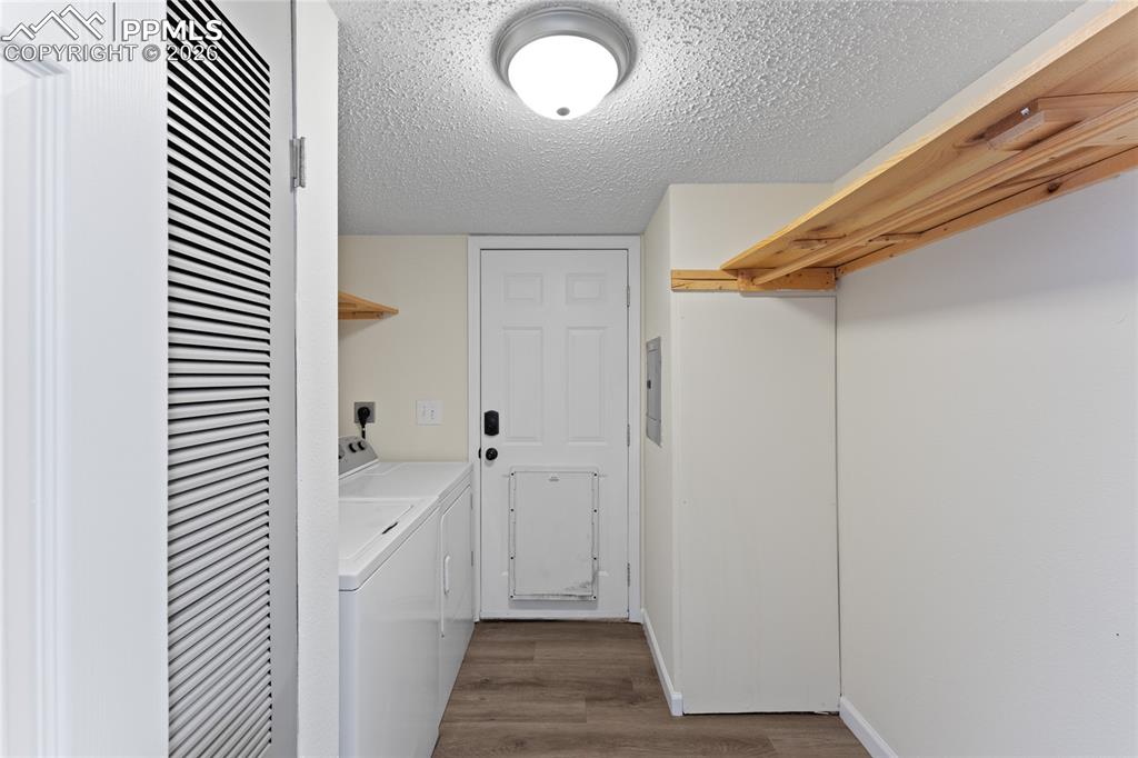 Image 32 of 39: Laundry