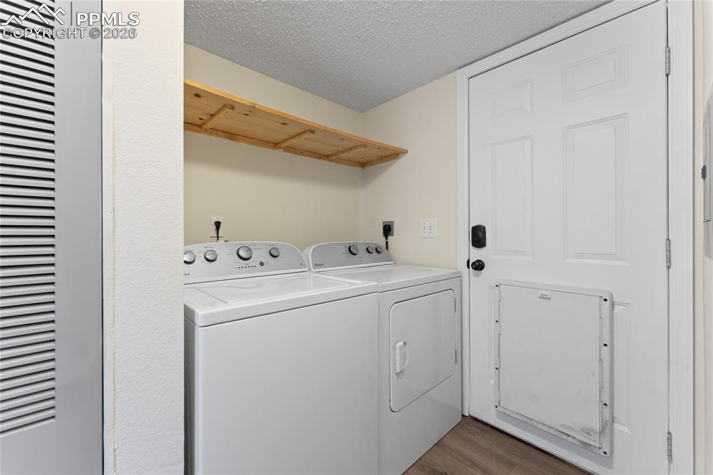 Image 33 of 39: Laundry