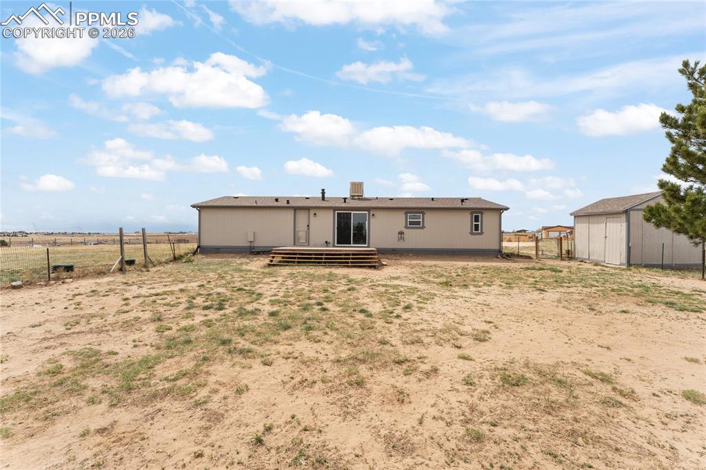 Image 35 of 39: Back of Structure