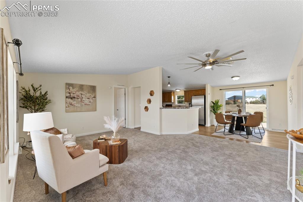 Image 5 of 39: Living Room