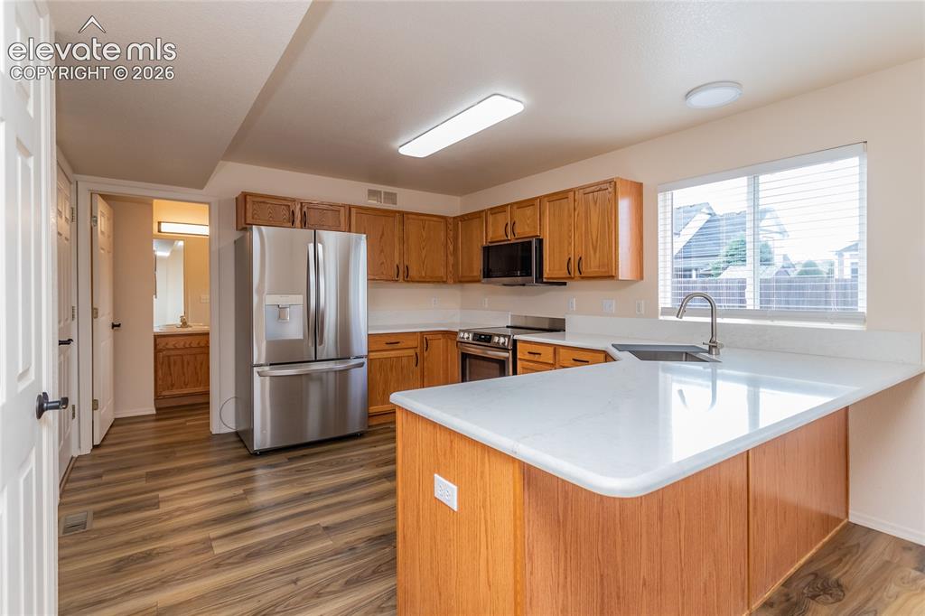 Image 13 of 42: Kitchen