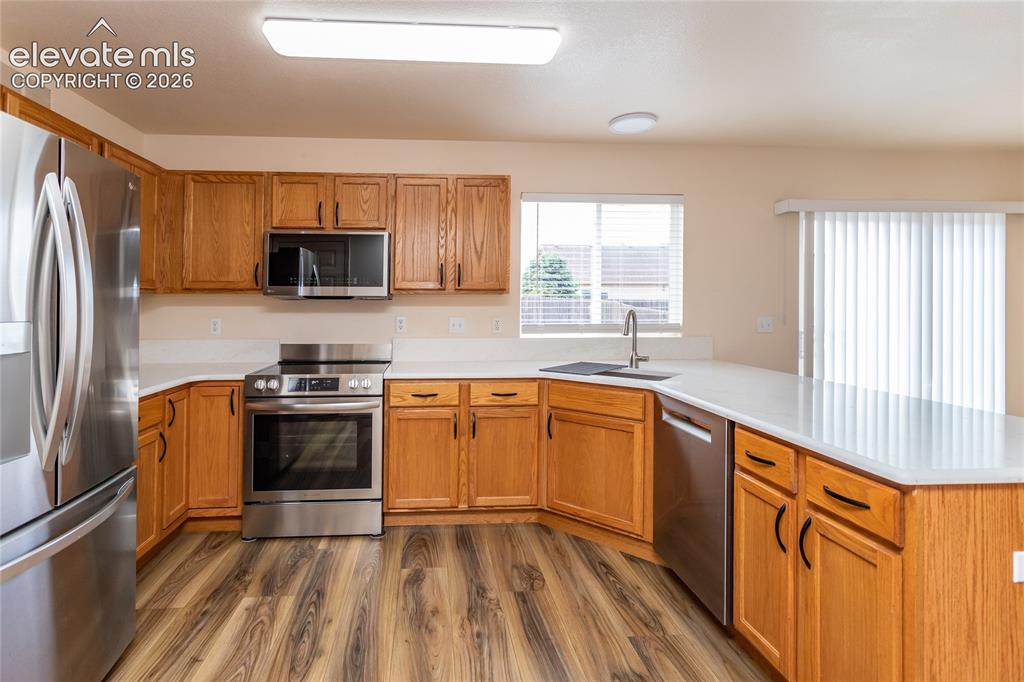 Image 14 of 42: Kitchen