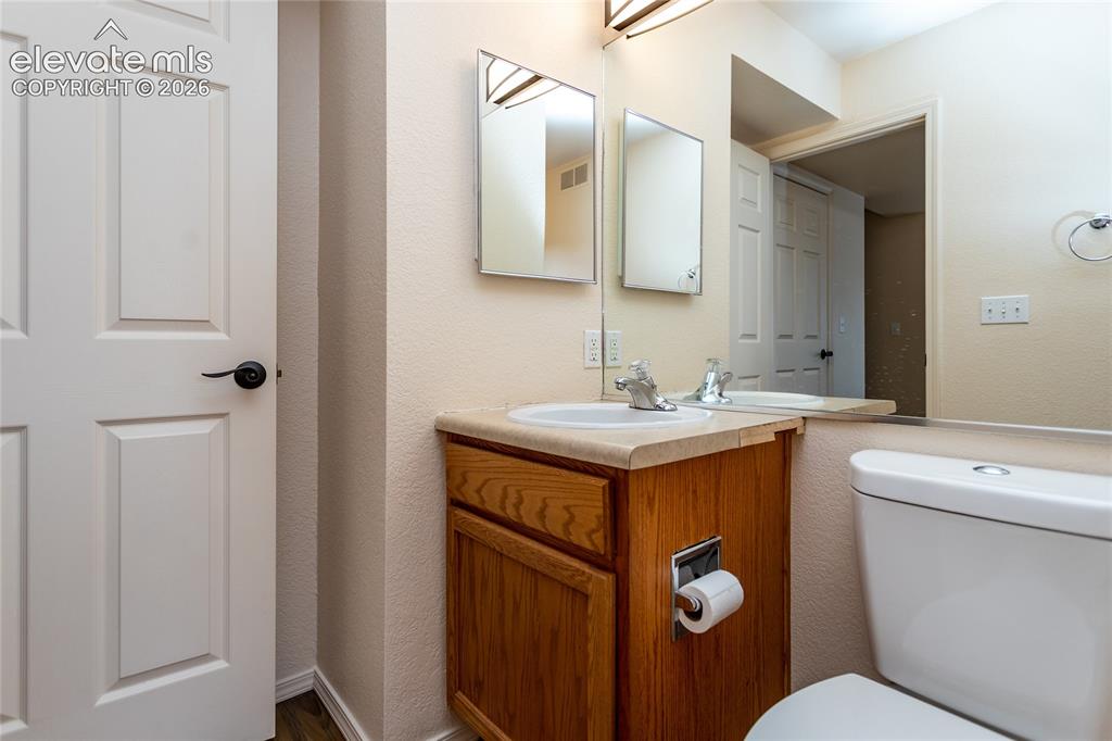 Image 17 of 42: Bathroom