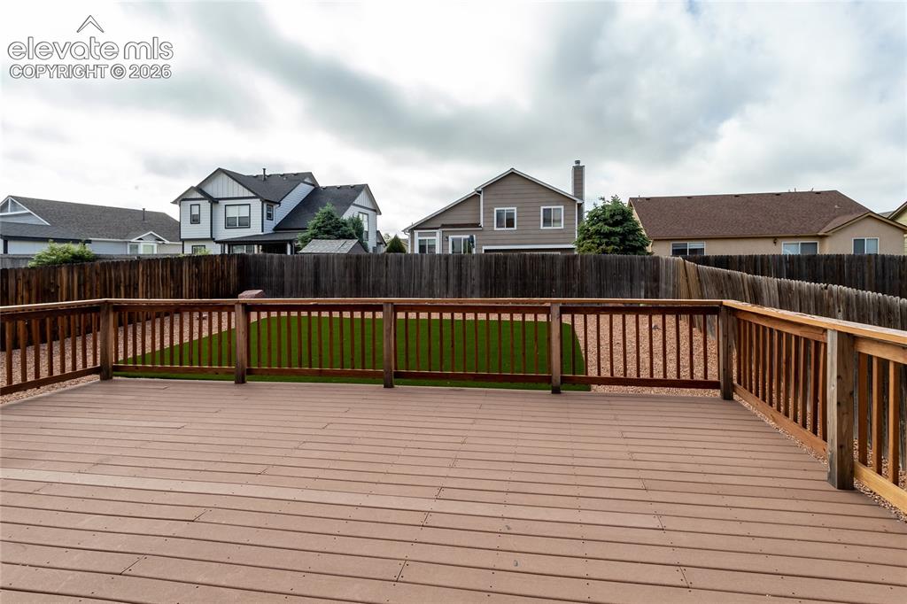 Image 18 of 42: Deck