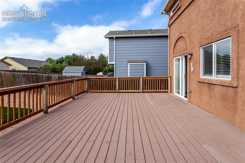 Image 26 of 42: Deck