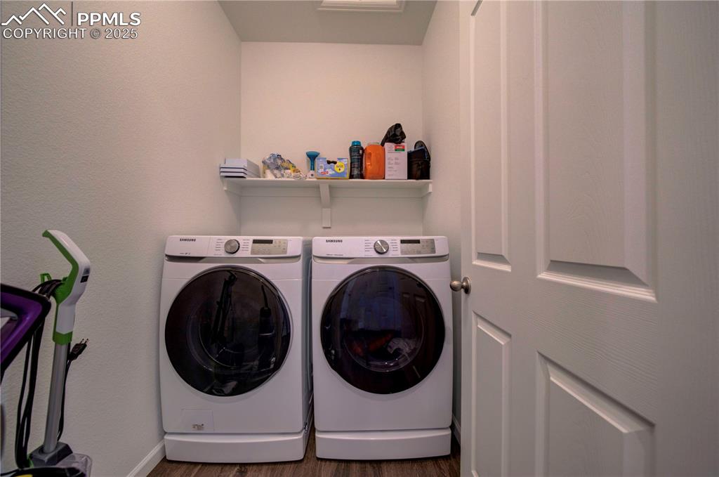 Image 29 of 32: Laundry