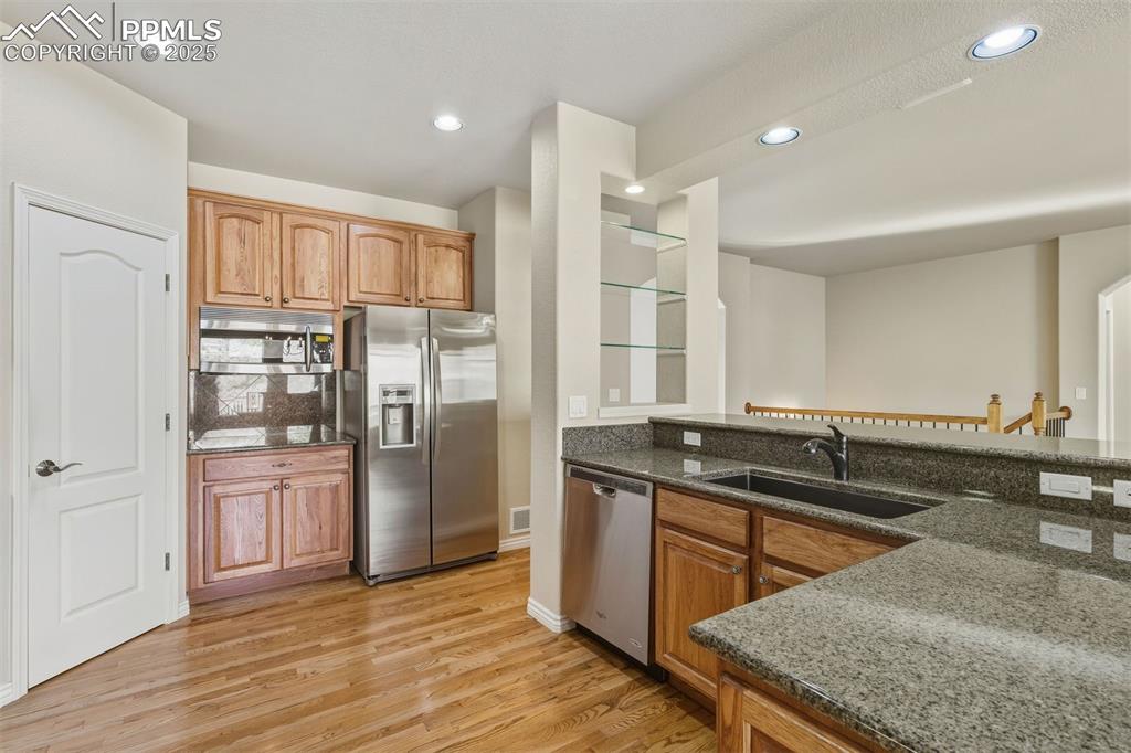 Image 2 of 46: Kitchen