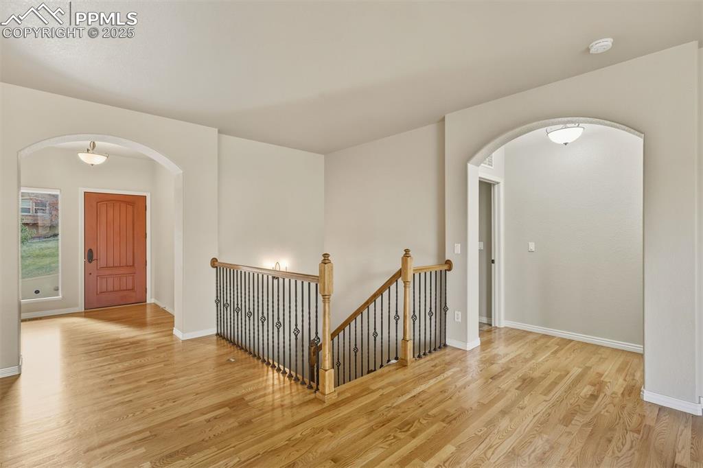 Image 26 of 46: Entry