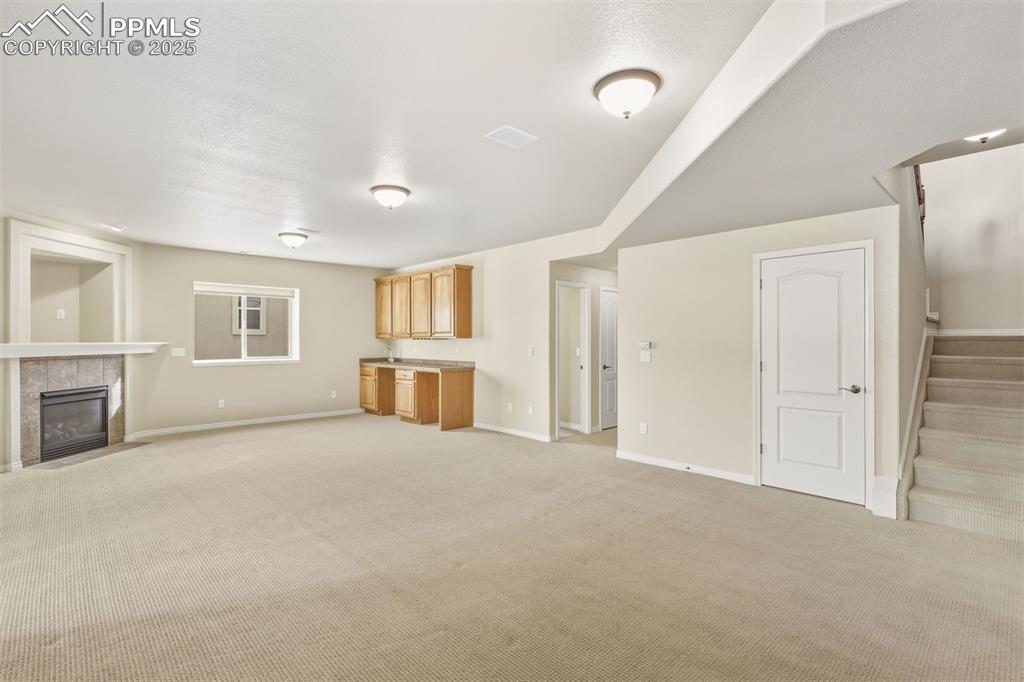 Image 30 of 46: Living Room