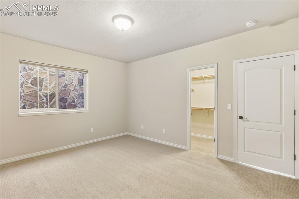 Image 34 of 46: Bedroom