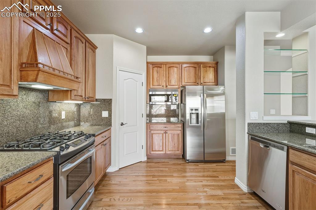 Image 8 of 46: Kitchen