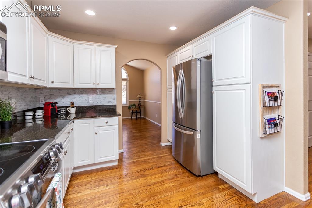 Image 12 of 49: Kitchen