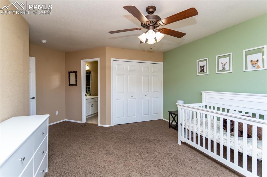 Image 31 of 49: Upper bedroom