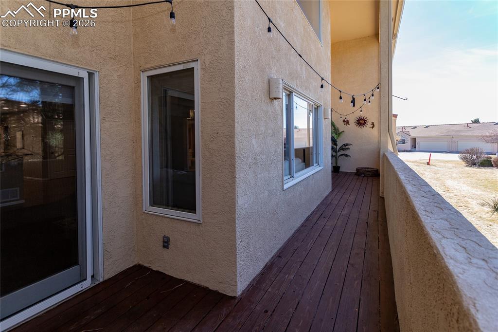 Image 44 of 49: Deck