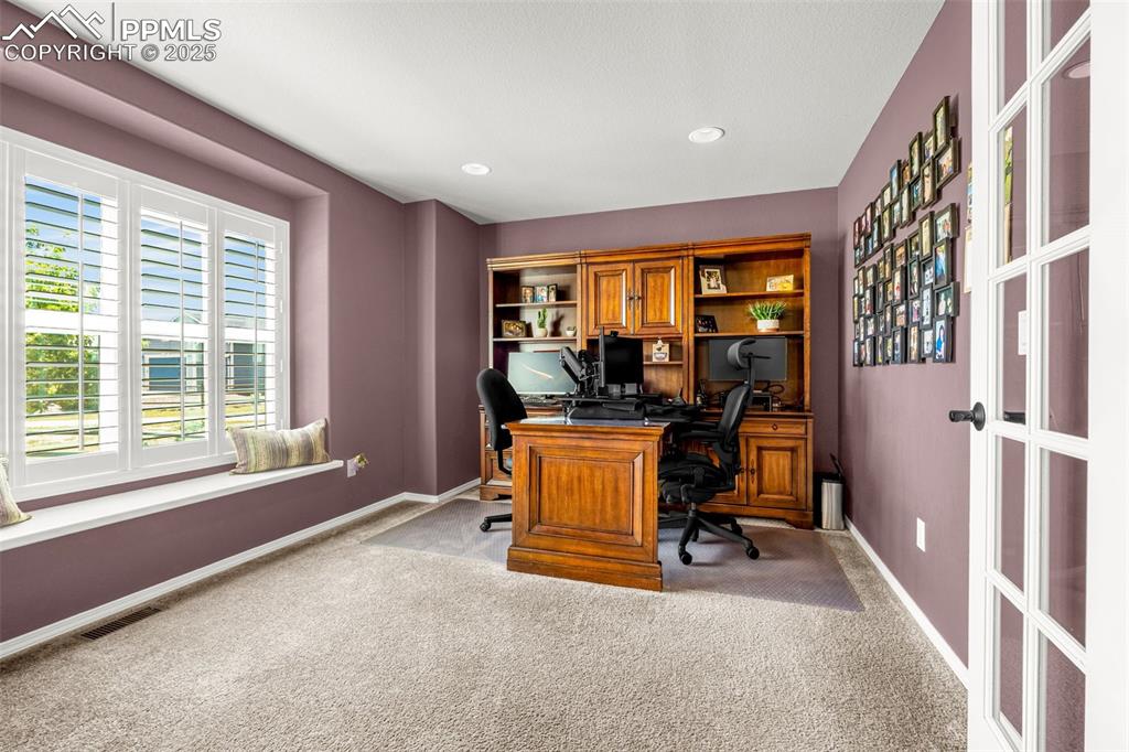 Image 12 of 45: Office