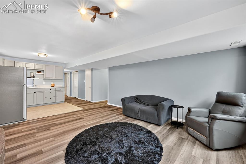 Image 41 of 50: Family Room