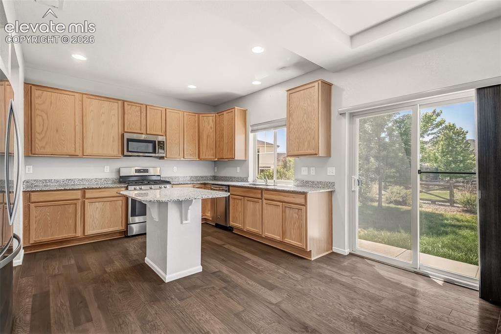 Image 12 of 41: Kitchen