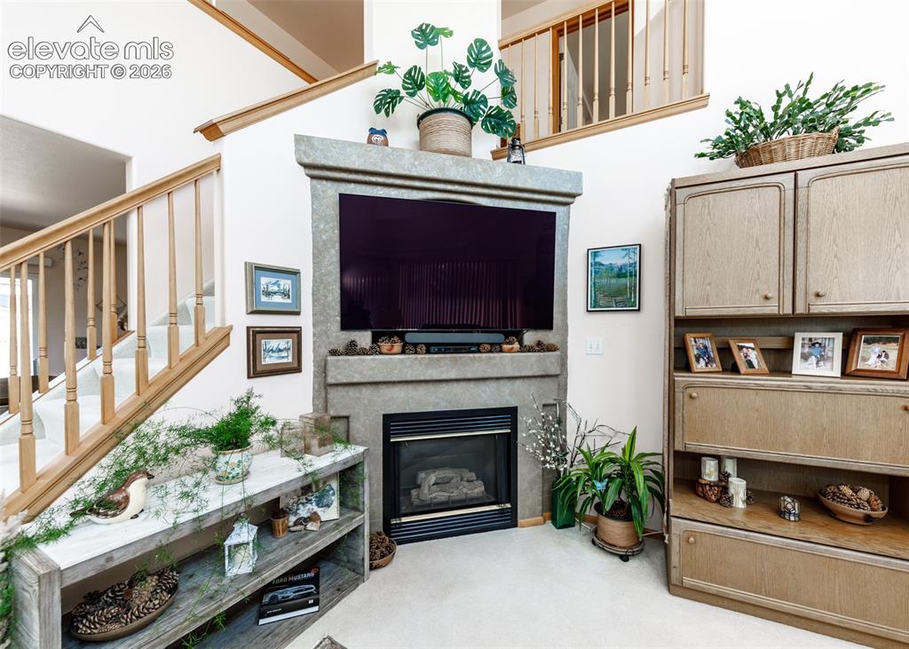 Image 4 of 26: Living Room