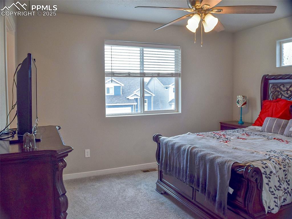 Image 15 of 38: Bedroom