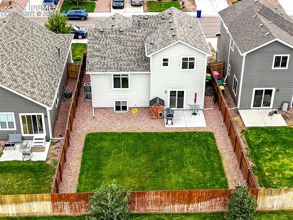 Image 31 of 38: Back of Structure