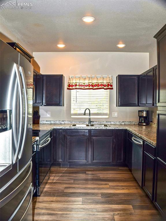 Image 8 of 38: Kitchen