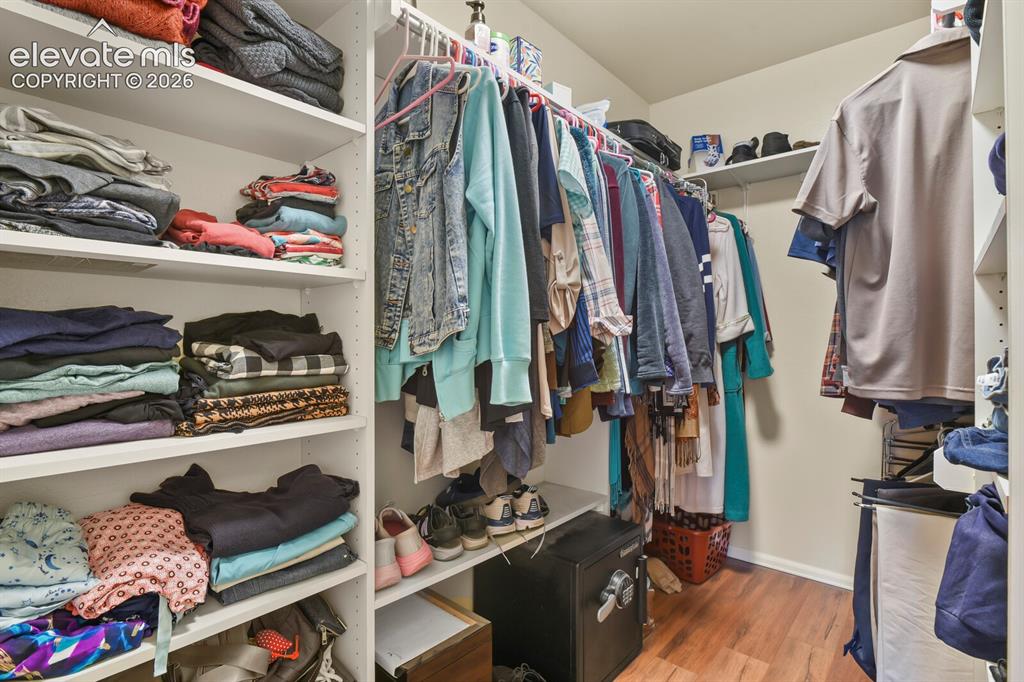 Image 22 of 48: Closet