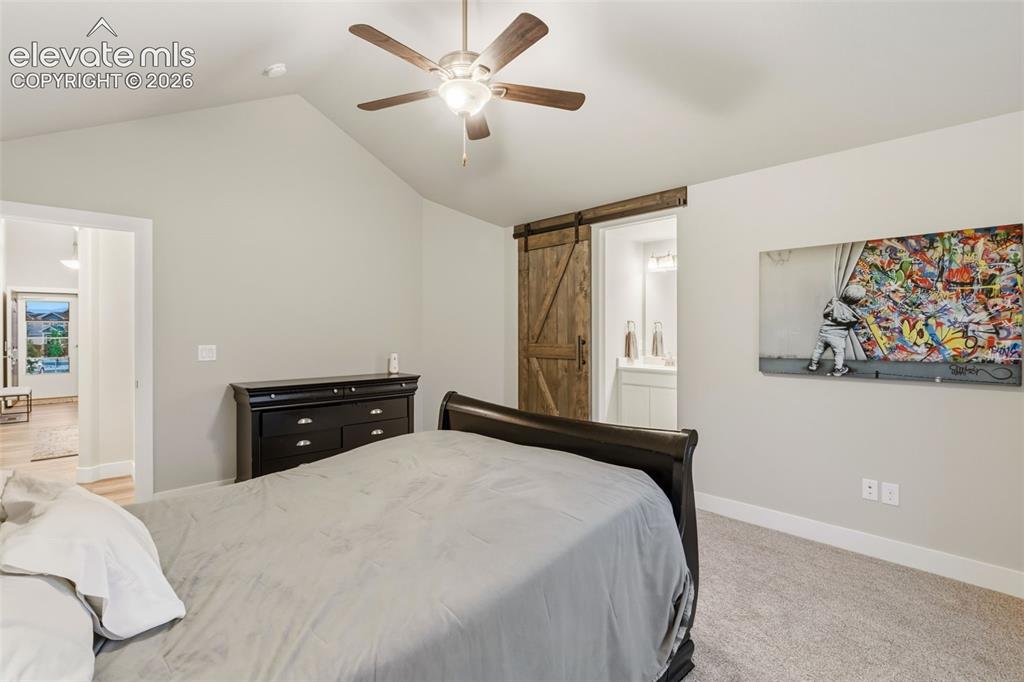 Image 11 of 32: Bedroom