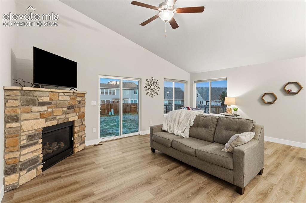 Image 9 of 32: Living Room