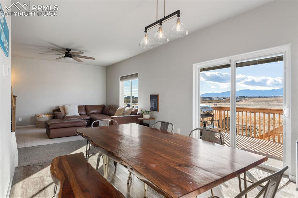 Image 11 of 42: Dining Area