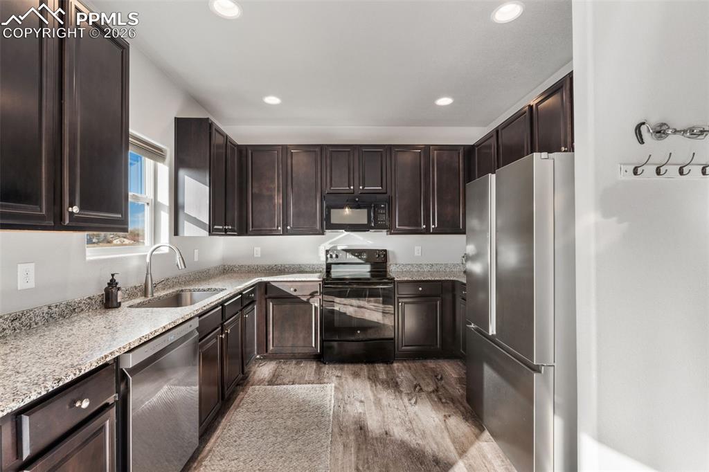 Image 12 of 42: Kitchen