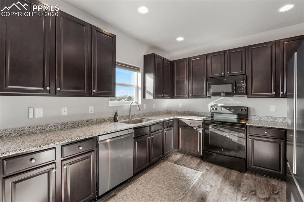 Image 13 of 42: Kitchen