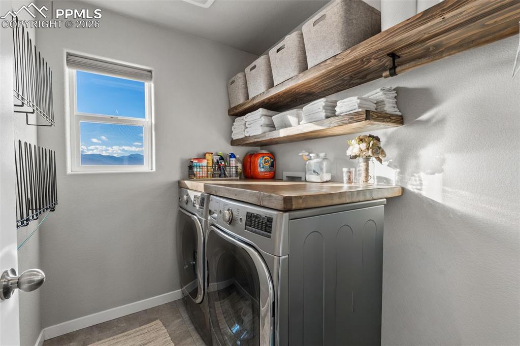 Image 29 of 42: Laundry