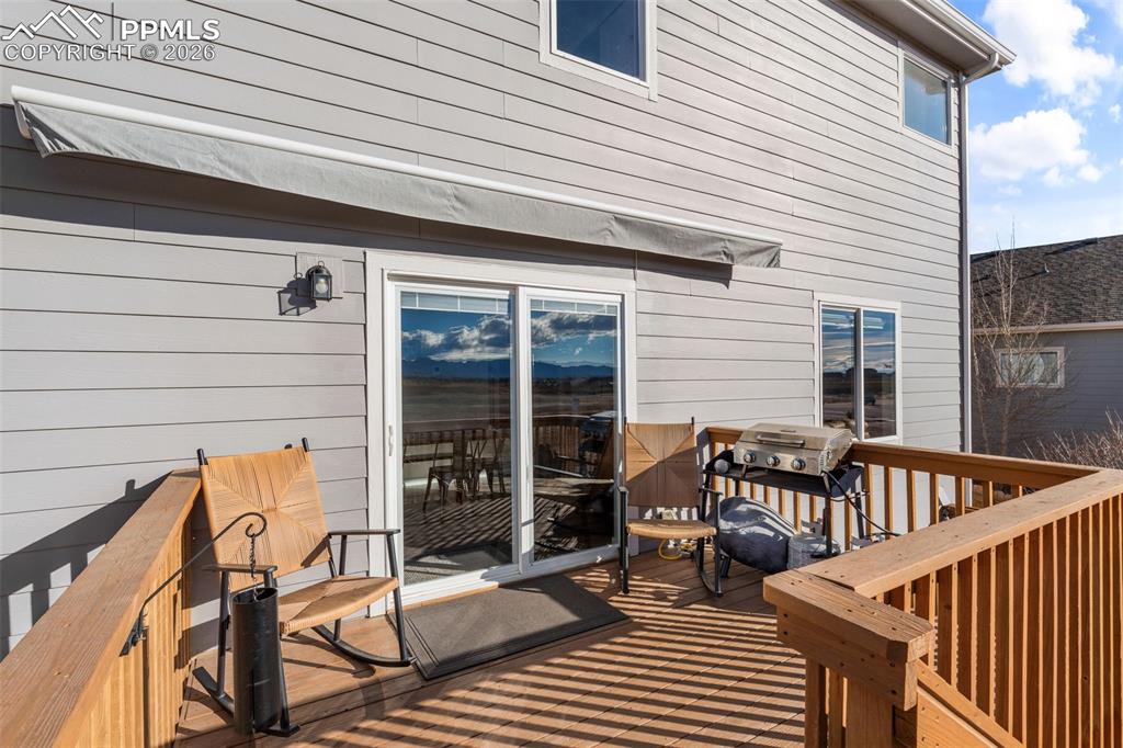 Image 37 of 42: Deck