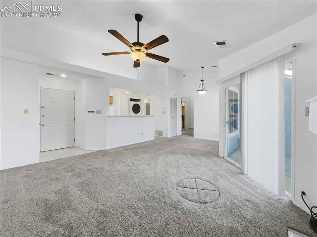 Image 8 of 25: Living Room