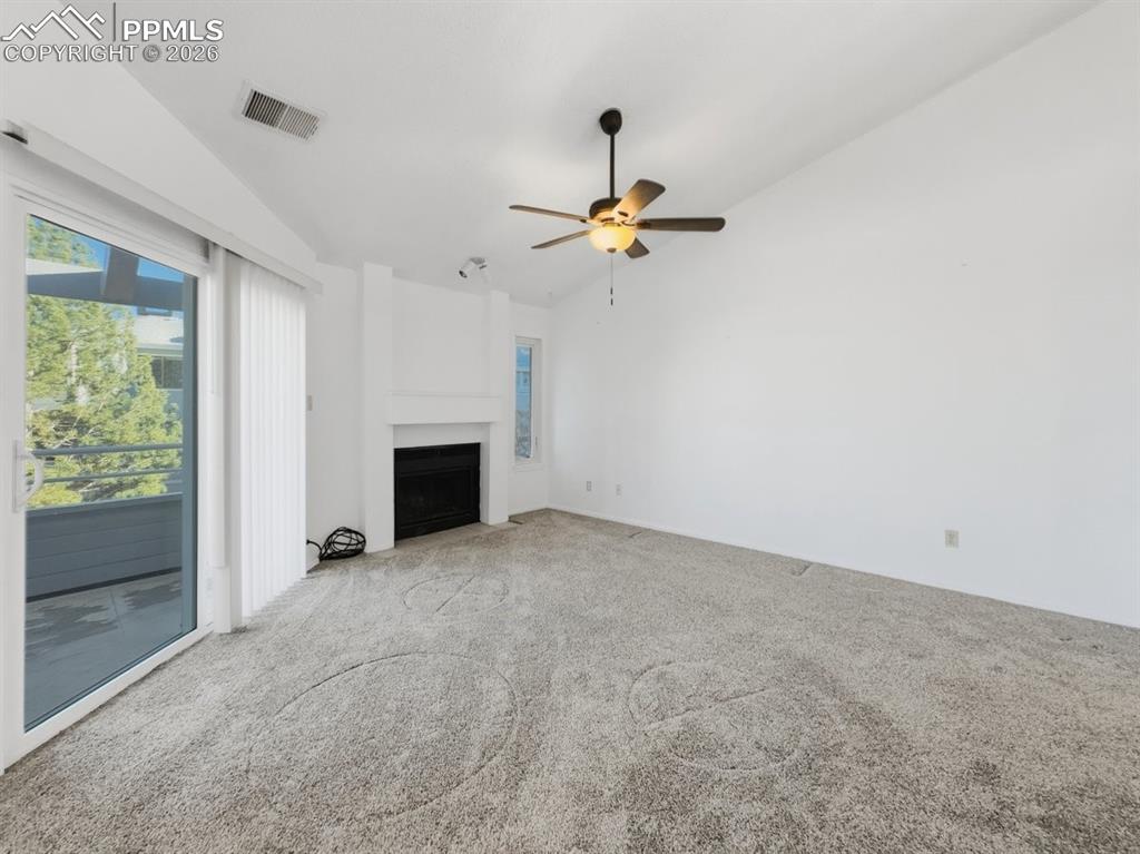 Image 9 of 25: Living Room