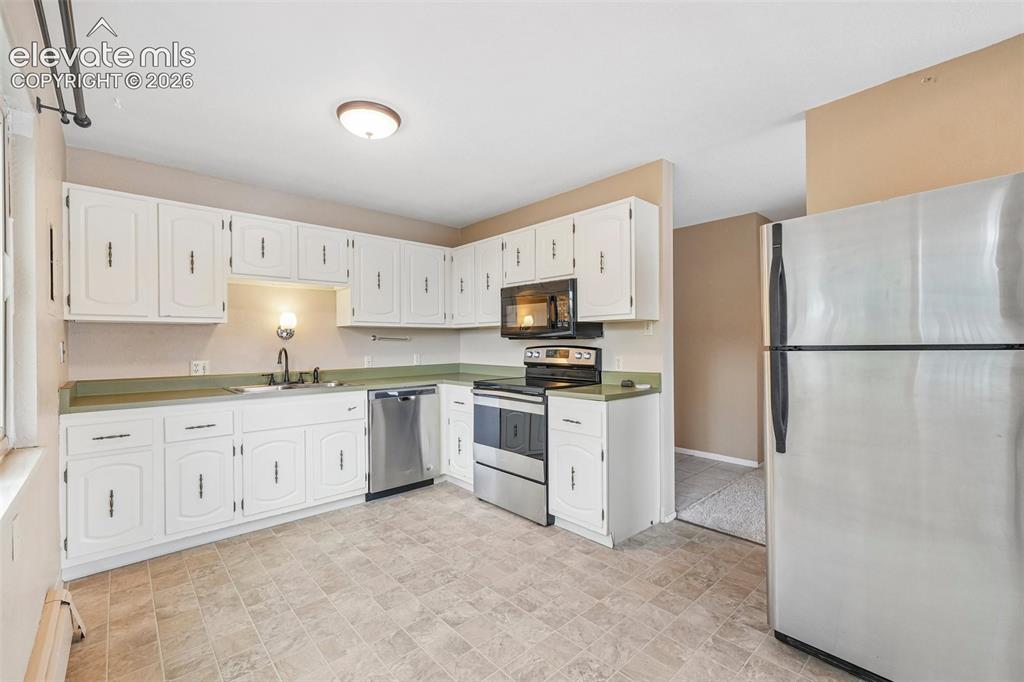 Image 21 of 43: Family Room
