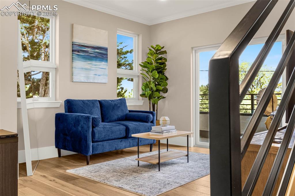 Image 17 of 47: 2nd Level Loft with Balcony