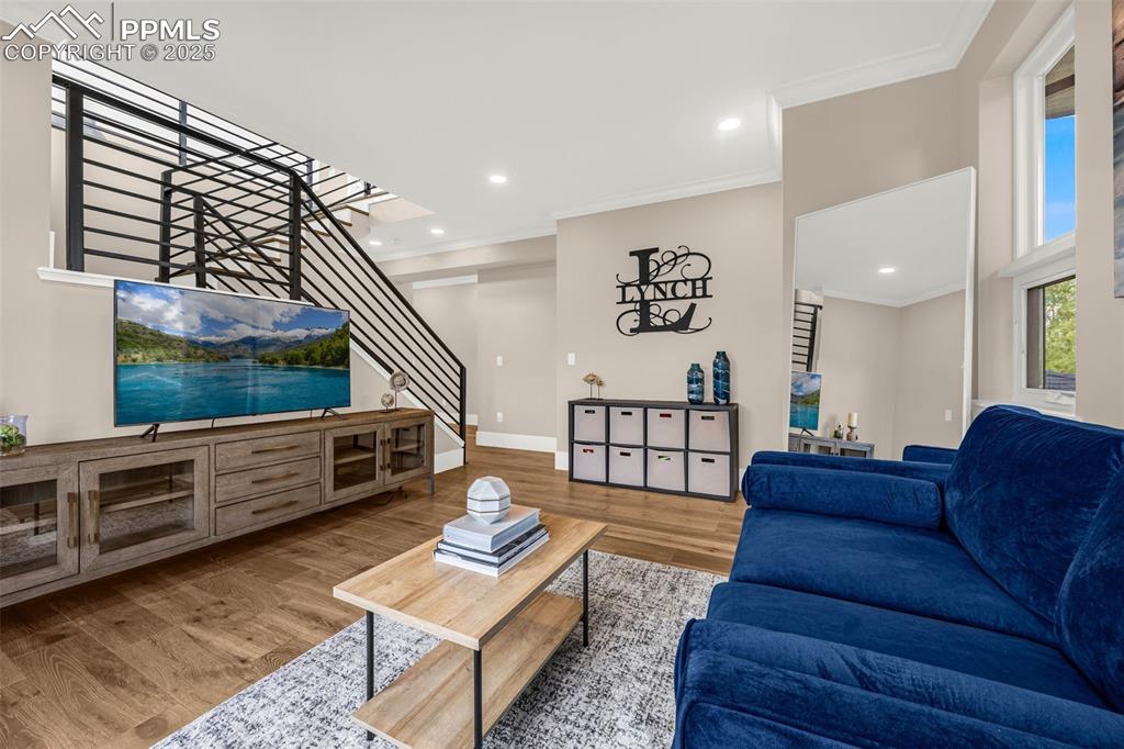 Image 18 of 47: 2nd Level Loft