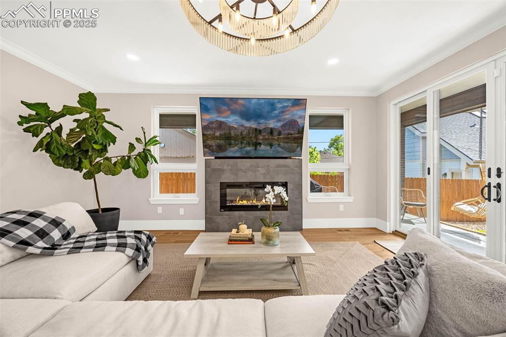 Image 6 of 47: Living Room