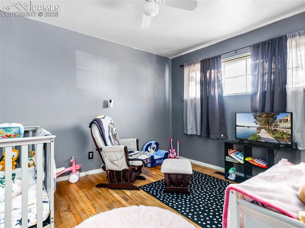 Image 12 of 20: Bedroom