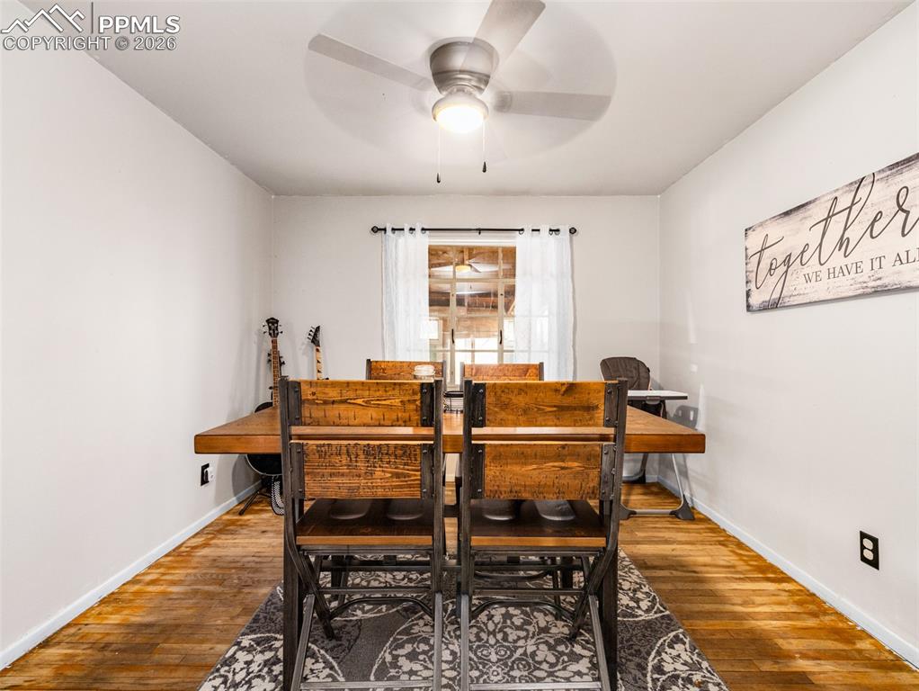 Image 6 of 20: Dining Area