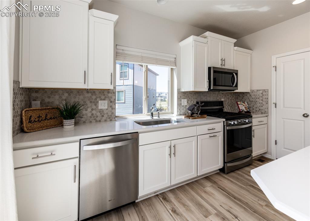 Image 10 of 37: Kitchen