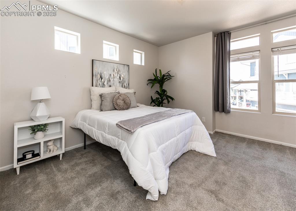 Image 17 of 37: Bedroom