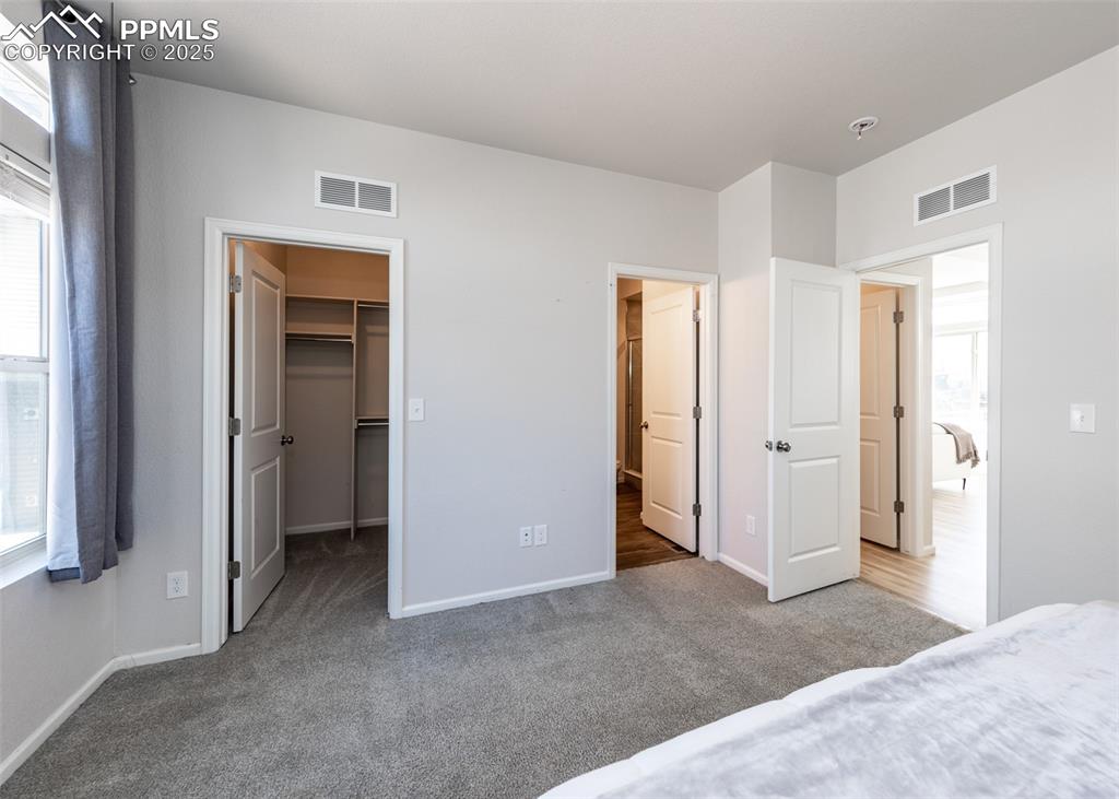 Image 19 of 37: Bedroom